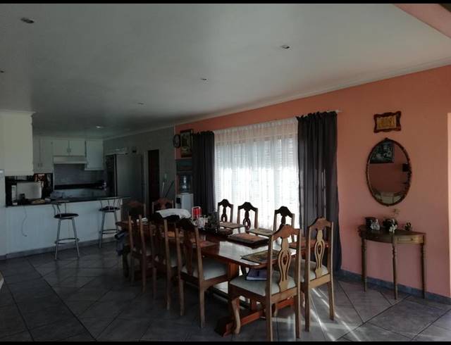 10 BEDROOM HOUSE FOR SALE IN PARK RYNIE